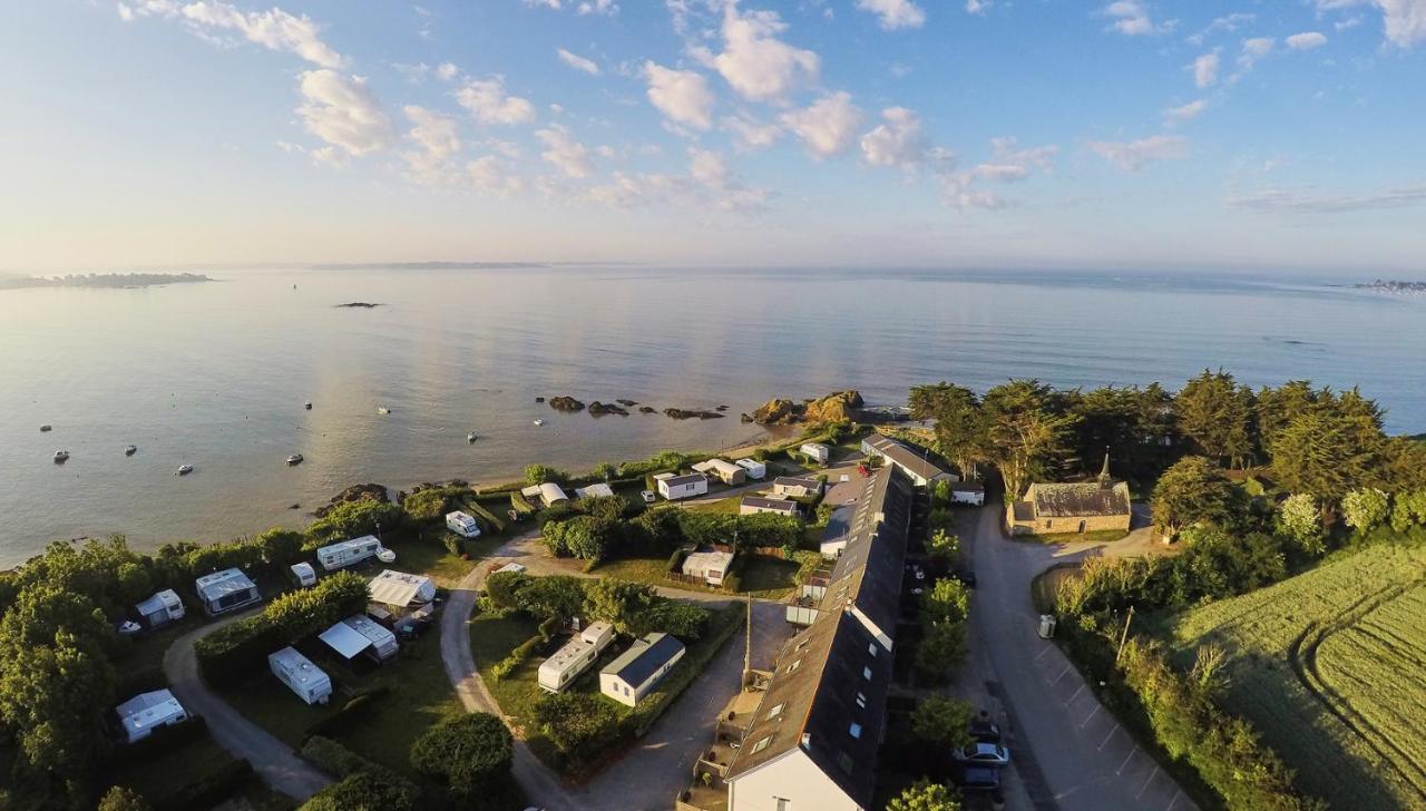 Village De Cromenach Ambon Eksteriør billede